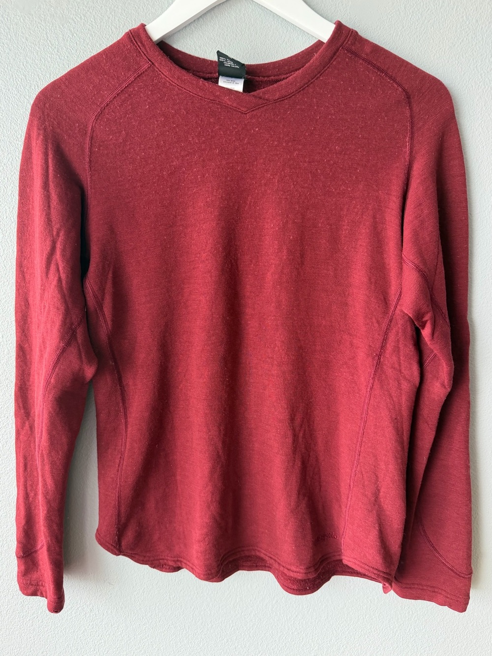 Patagonia red performance 100% merino wool baselayer long sleeve top Women’s L